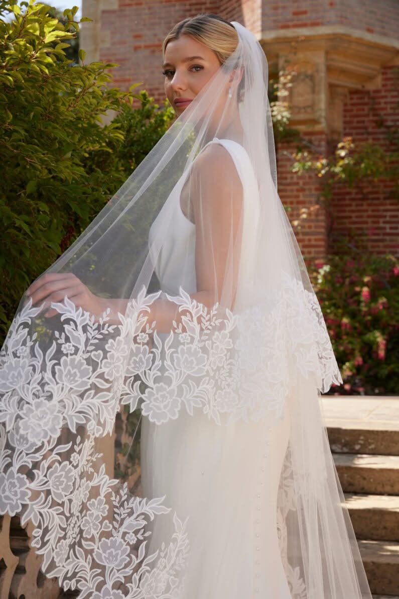 Statement Organza Lace Edge Veil